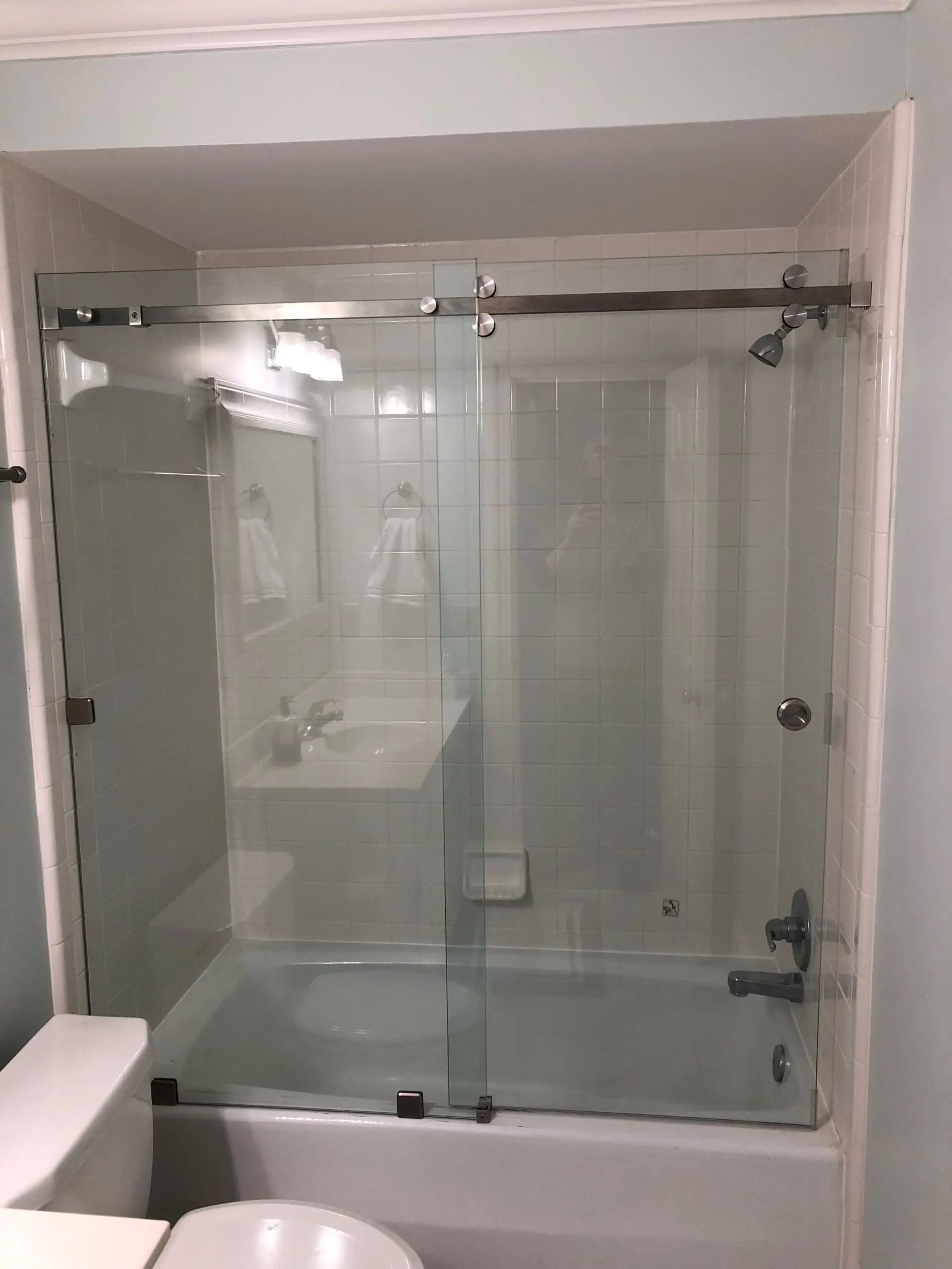 Inabinet Glass & Mirror | Columbia, SC | frameless shower door for tub